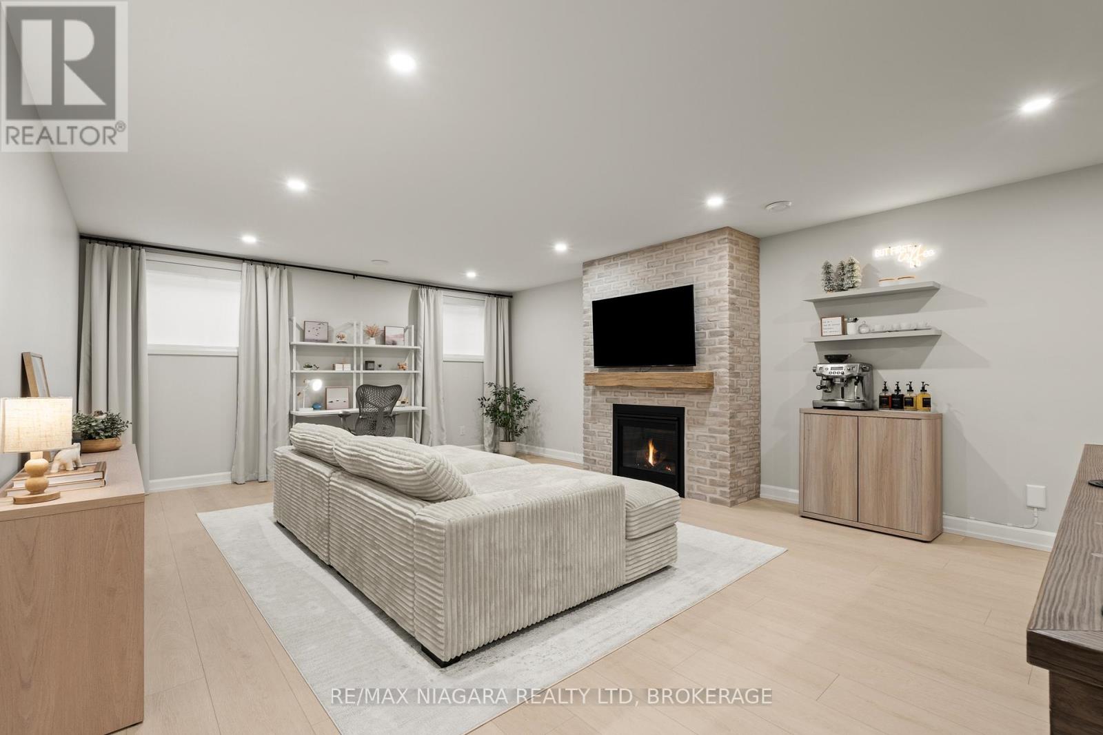 27 Maple Leaf Avenue S, Fort Erie, Ontario  L0S 1N0 - Photo 26 - X12812750