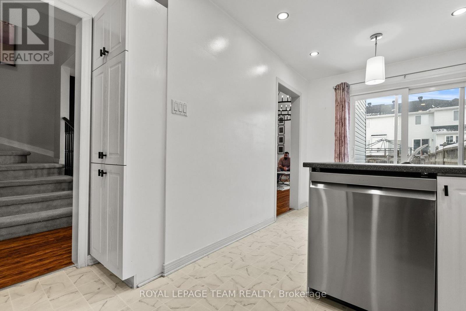 5 Milner Downs Crescent, Ottawa, Ontario  K2M 2S6 - Photo 17 - X13027348