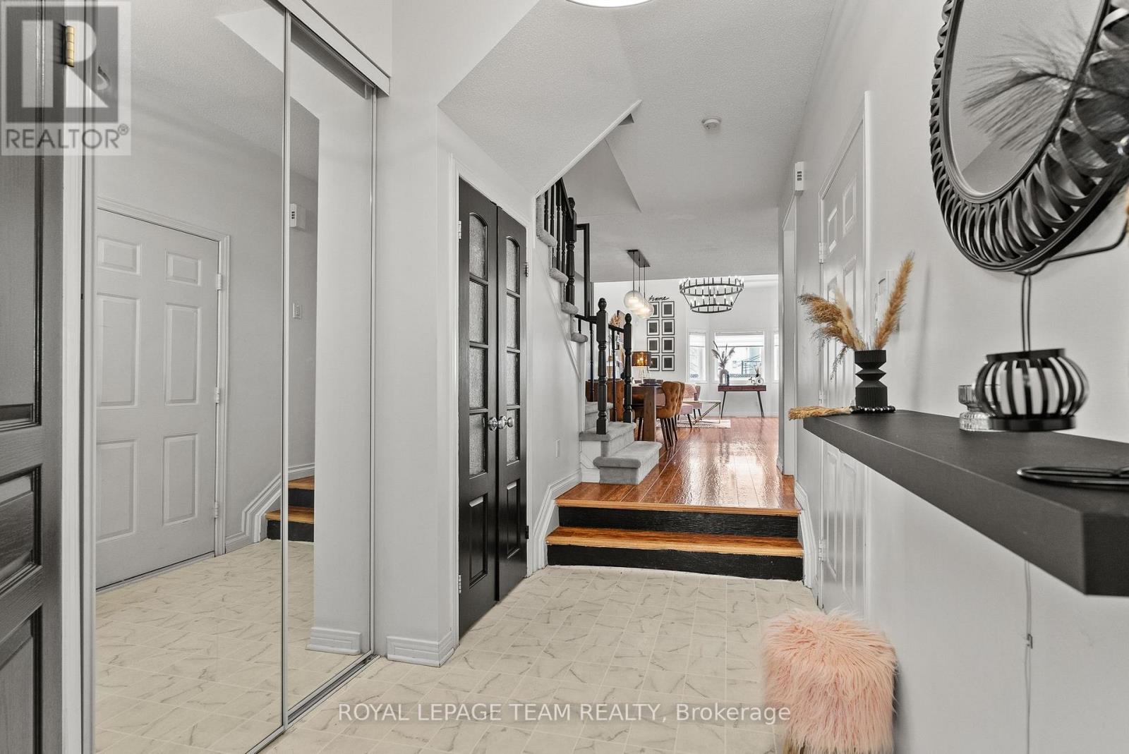 5 Milner Downs Crescent, Ottawa, Ontario  K2M 2S6 - Photo 6 - X13027348