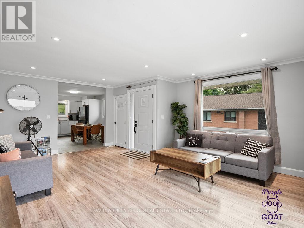 1,2,3,4,5 - 809-811 Hilmor Terrace S, Elizabethtown-Kitley, Ontario  K6V 7G3 - Photo 23 - X12234134