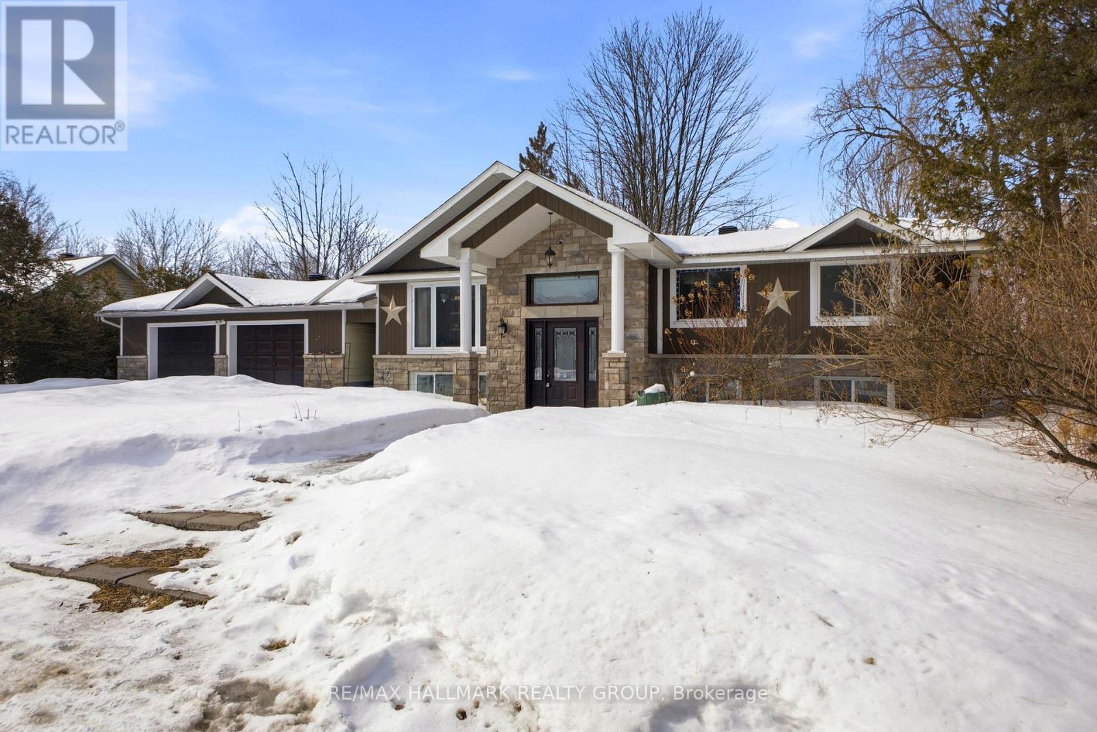 917 Du Castor Road, The Nation, Ontario  K0A 3C0 - Photo 2 - X12853810