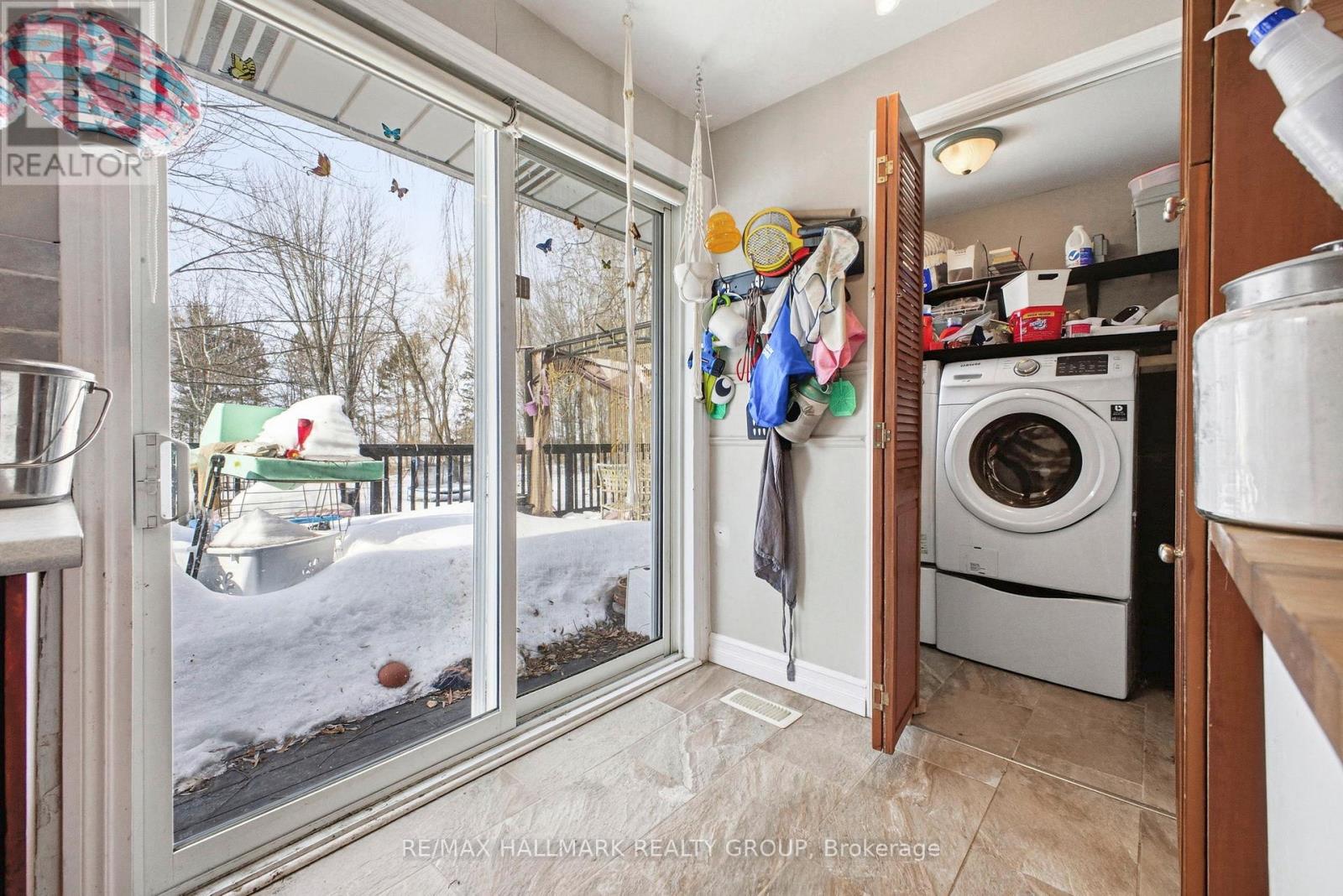 917 Du Castor Road, The Nation, Ontario  K0A 3C0 - Photo 9 - X12853810