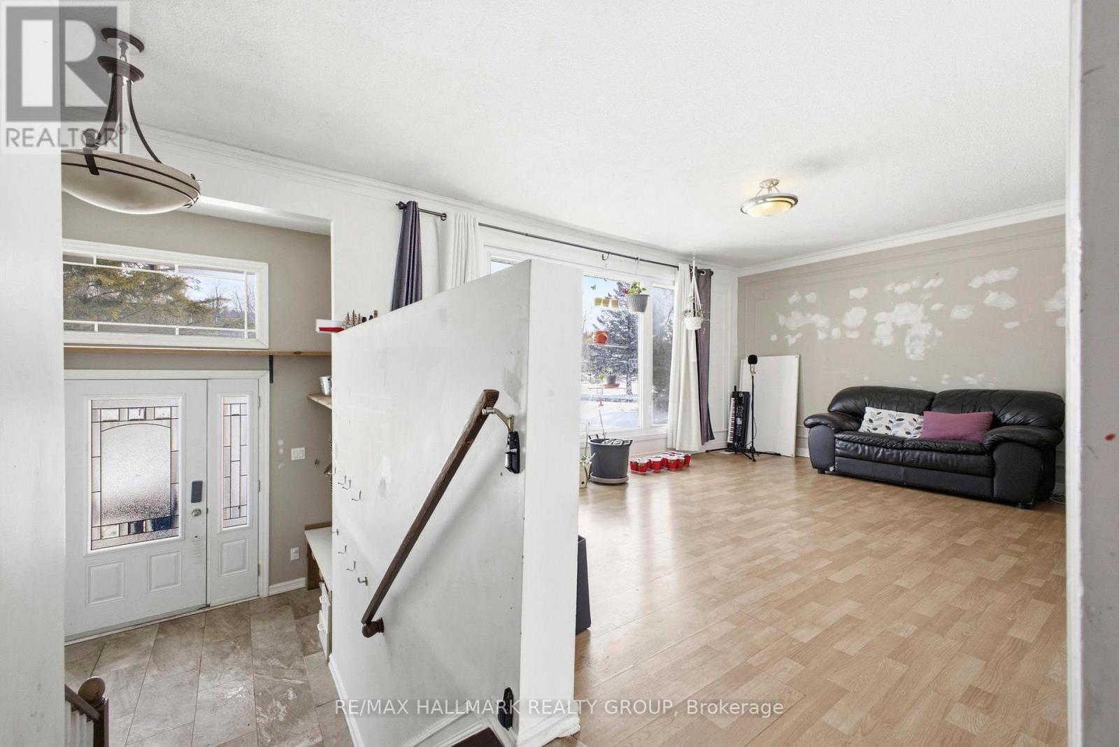 917 Du Castor Road, The Nation, Ontario  K0A 3C0 - Photo 5 - X12853810