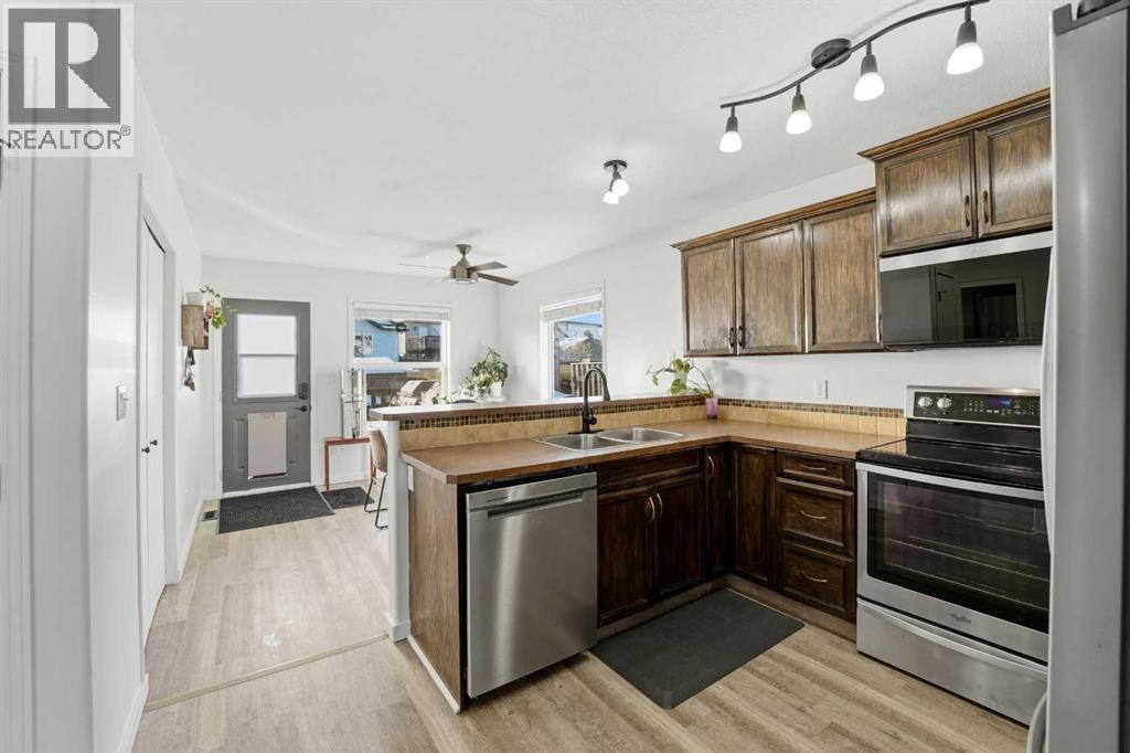 5807 44 Avenue, Rocky Mountain House, Alberta  T4T 0A1 - Photo 8 - A2283482