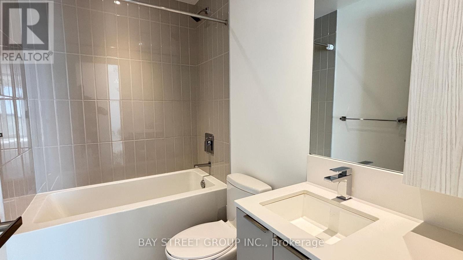 1004 - 3900 Confederation Parkway, Mississauga, Ontario  L5B 0M3 - Photo 16 - W12968284