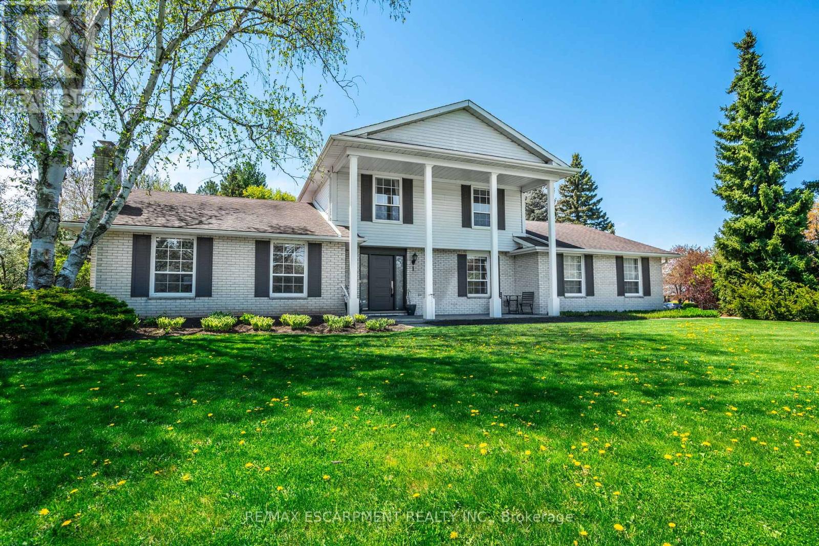 1 Acredale Drive, Hamilton, Ontario  L0R 1H2 - Photo 3 - X12780680