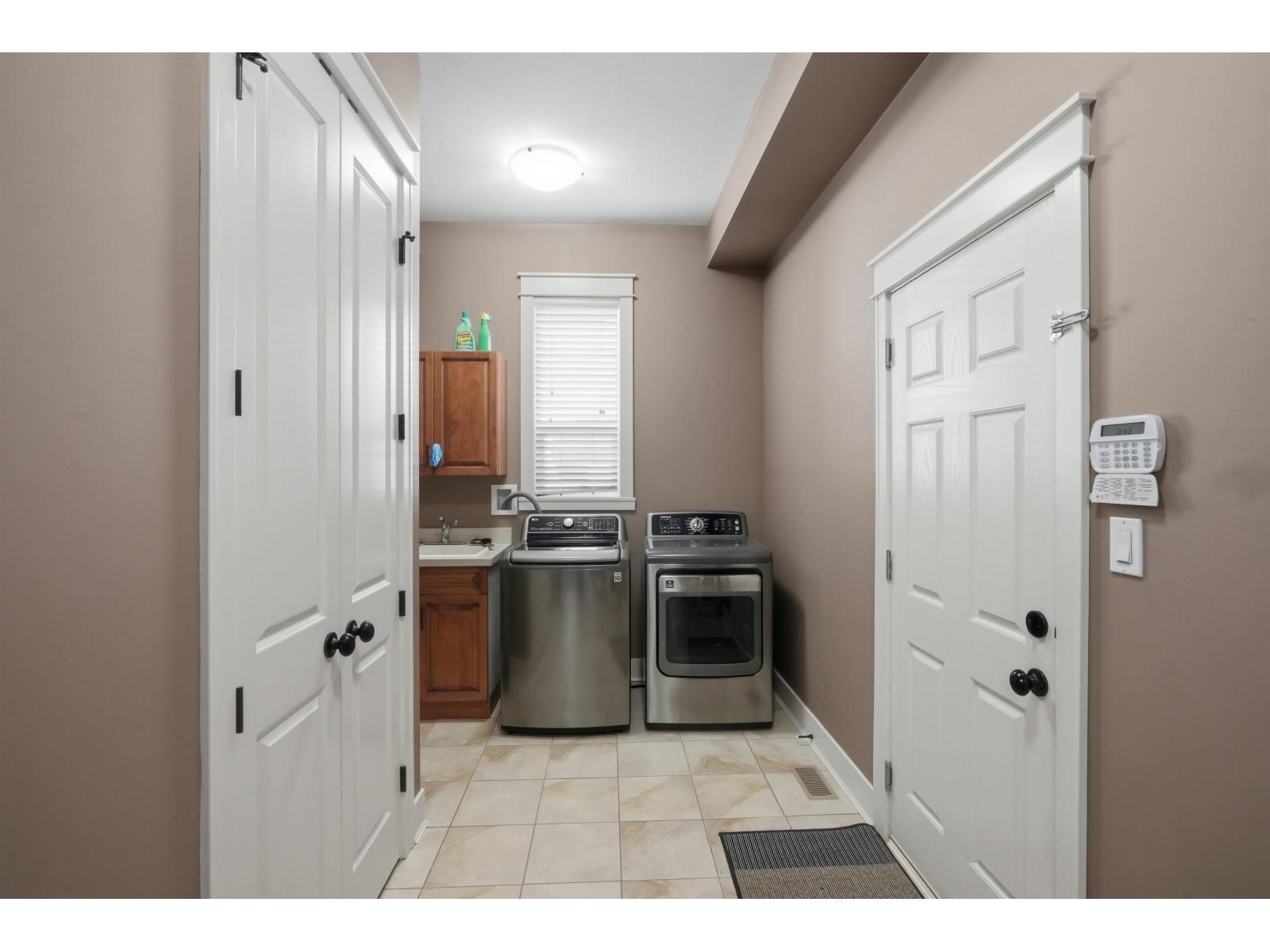 2203 Riesling Drive, Abbotsford, British Columbia  V4X 0A6 - Photo 16 - R3112048