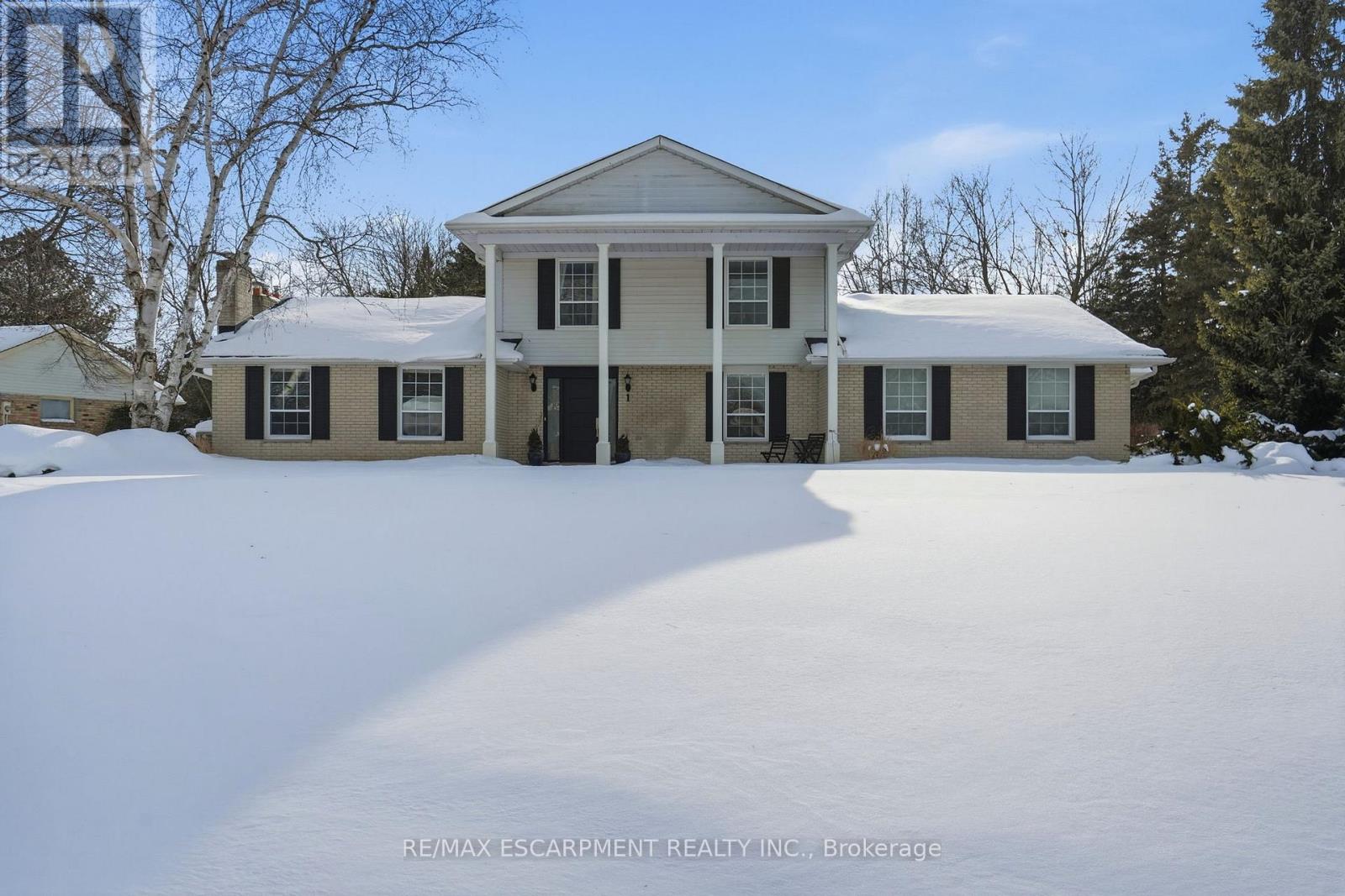 1 Acredale Drive, Hamilton, Ontario  L0R 1H2 - Photo 2 - X12780680