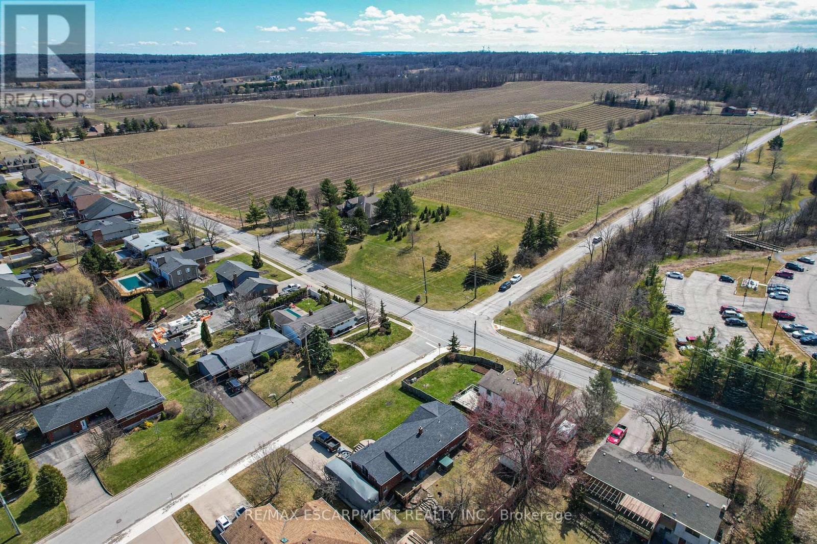 5001 Hillside Drive, Lincoln, Ontario  L3J 0L1 - Photo 36 - X12059898