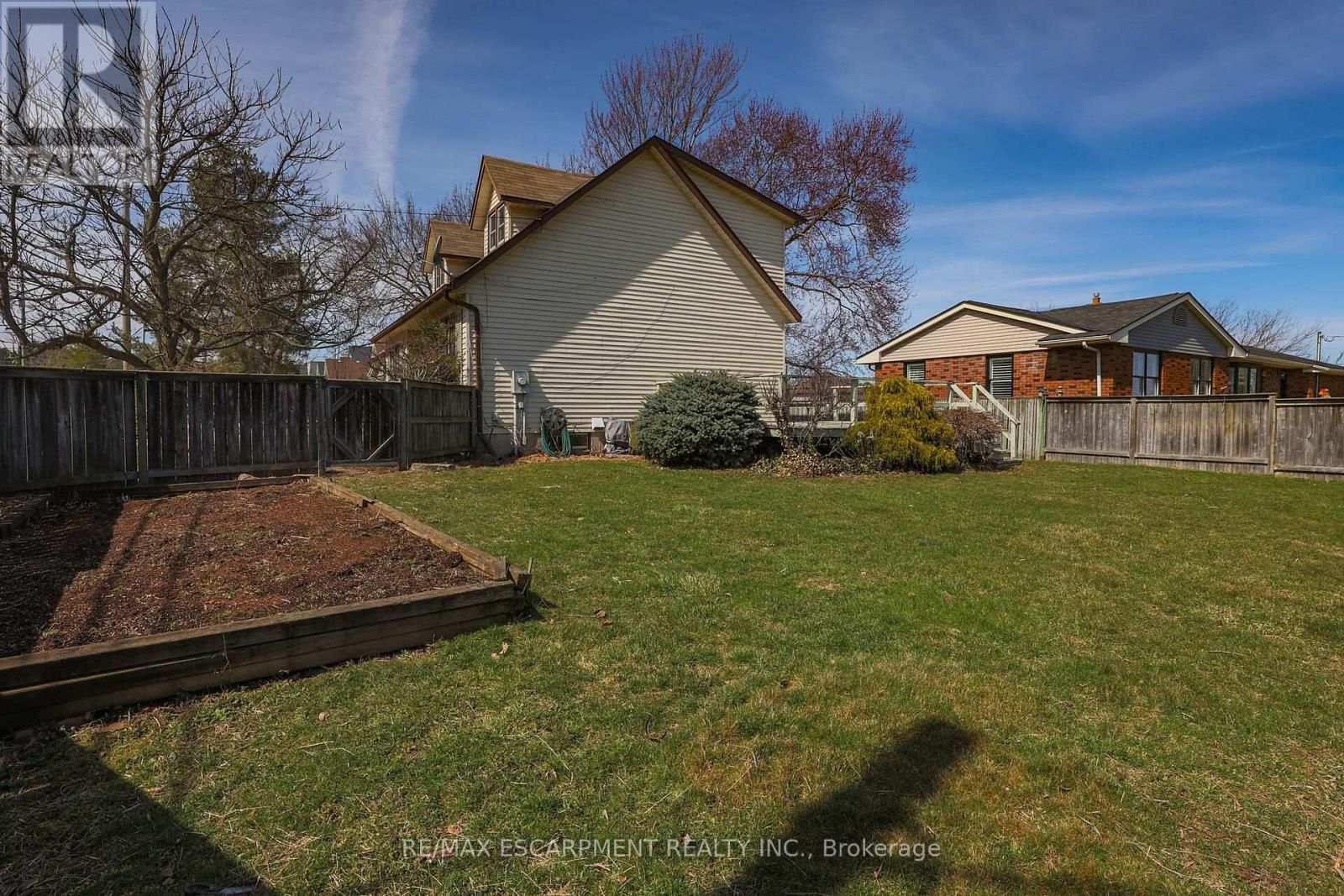 5001 Hillside Drive, Lincoln, Ontario  L3J 0L1 - Photo 30 - X12059898