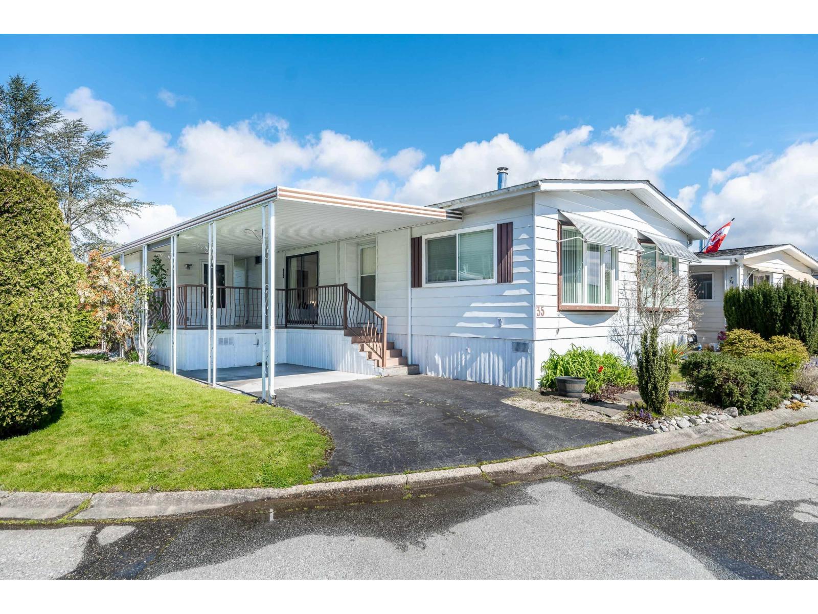 35 2120 KING GEORGE BOULEVARD, Surrey, British Columbia