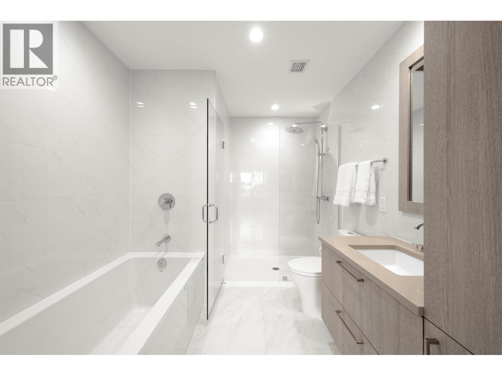 116 747 E 3rd Street, North Vancouver, British Columbia  V7L 1G8 - Photo 23 - R3114166