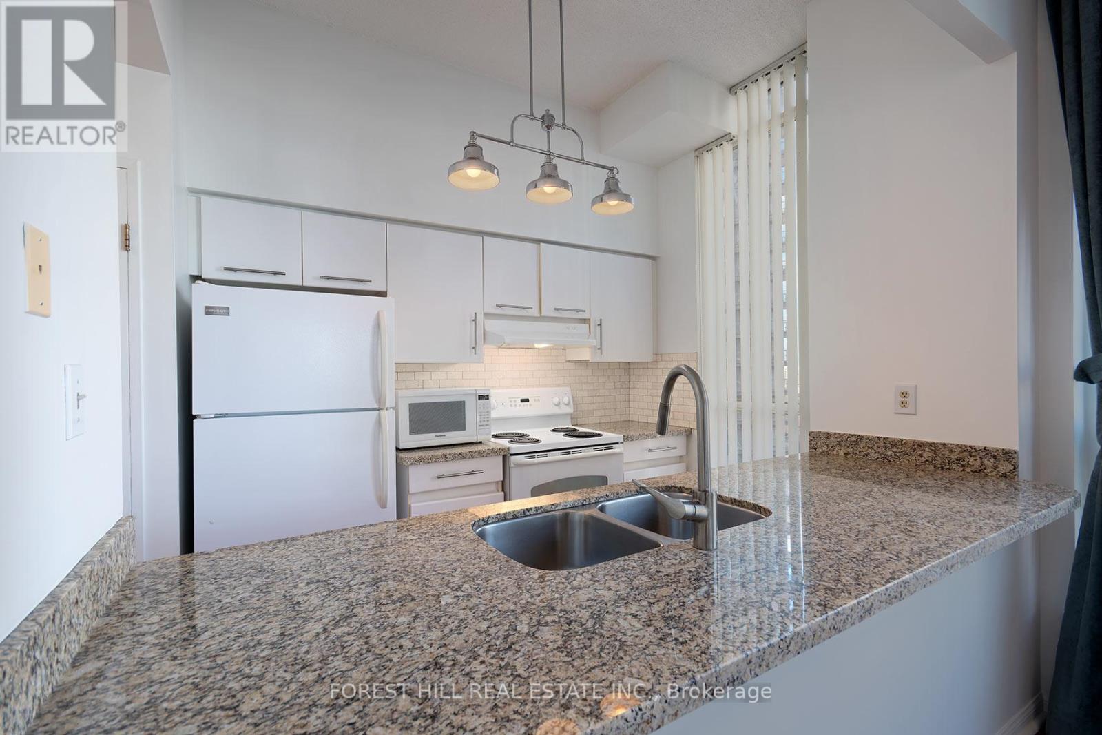 2405 - 24 Wellesley Street W, Toronto, Ontario  M4Y 2X6 - Photo 20 - C13027182