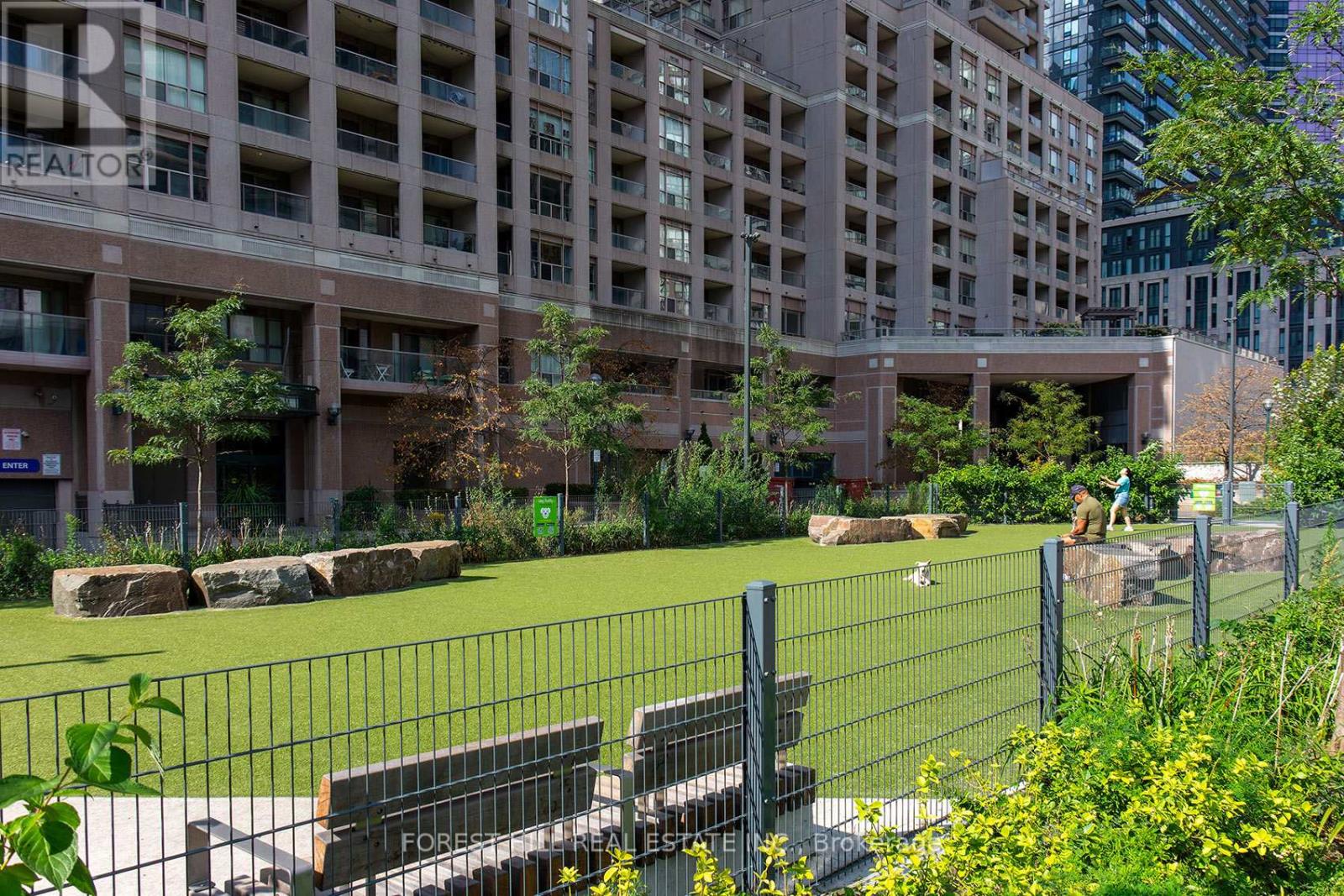 2405 - 24 Wellesley Street W, Toronto, Ontario  M4Y 2X6 - Photo 36 - C13027182