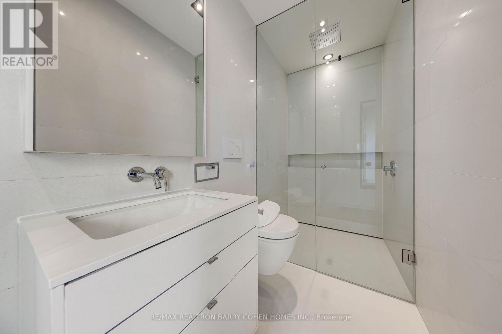 6 Bannatyne Drive, Toronto, Ontario  M2L 2N7 - Photo 23 - C13027276