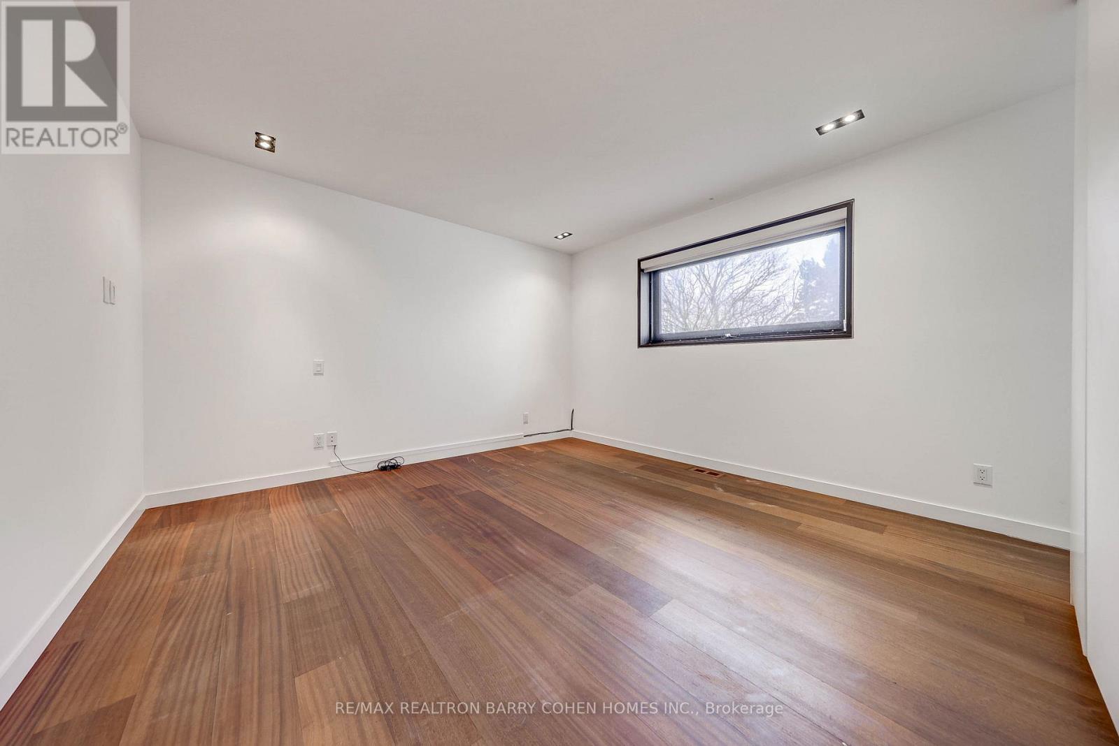 6 Bannatyne Drive, Toronto, Ontario  M2L 2N7 - Photo 24 - C13027276