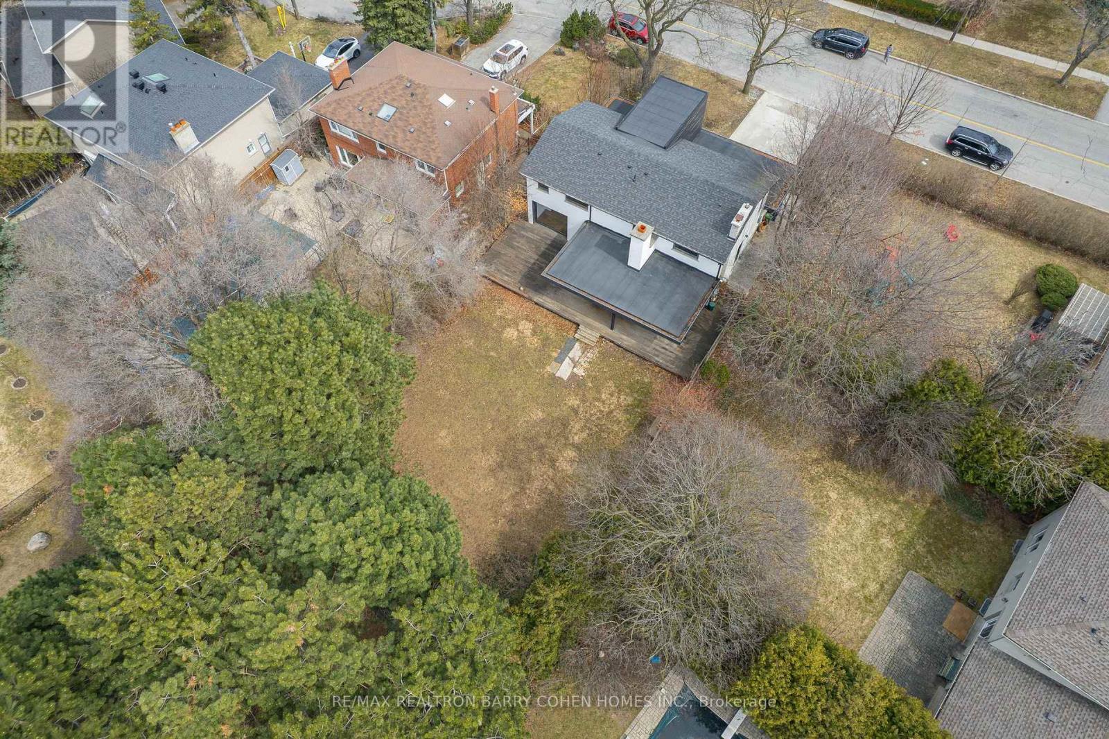 6 Bannatyne Drive, Toronto, Ontario  M2L 2N7 - Photo 44 - C13027276