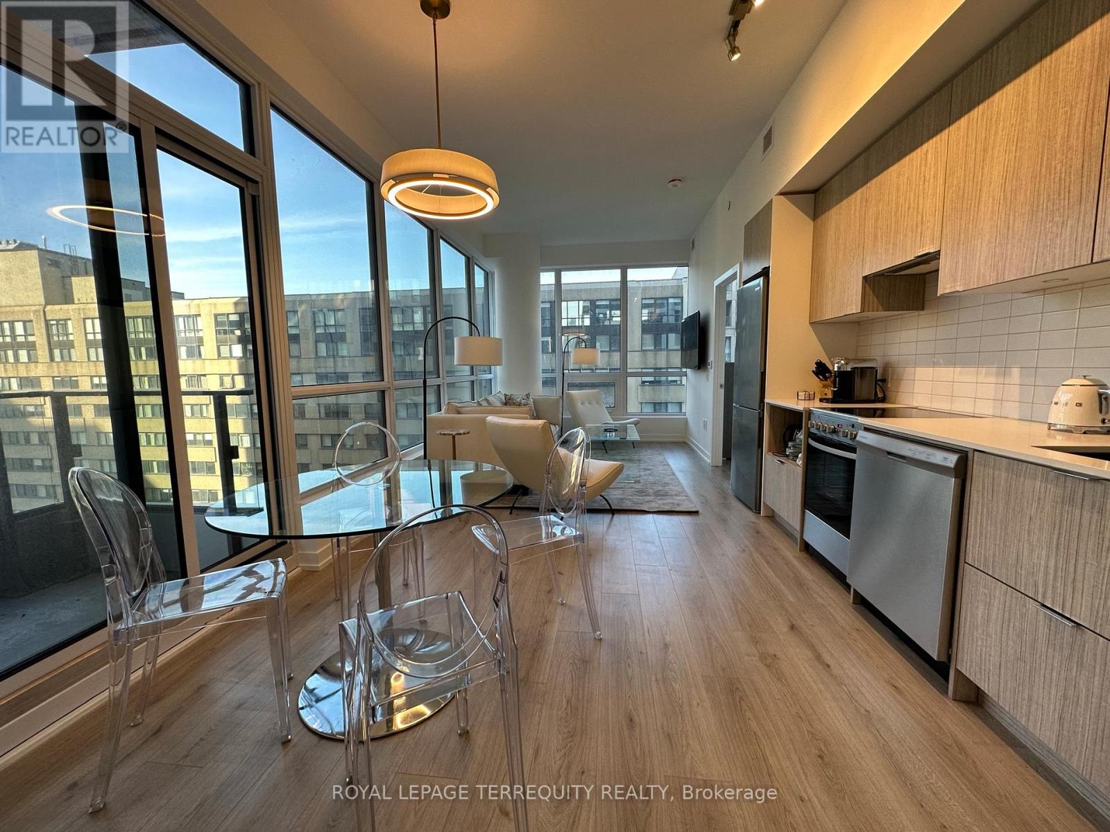 1104 - 395 Bloor Street E, Toronto, Ontario  M4W 0B4 - Photo 3 - C13027310