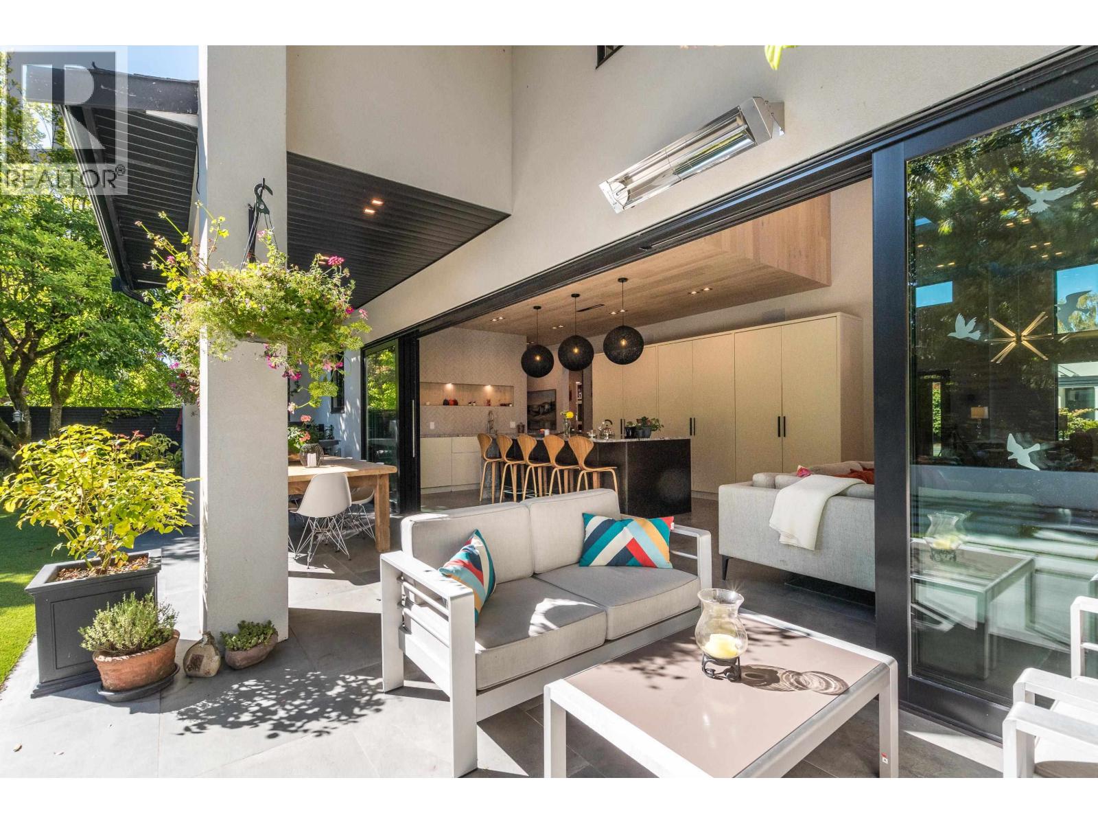 10560 Hogarth Drive, Richmond, British Columbia  V7E 3Z8 - Photo 4 - R3114196