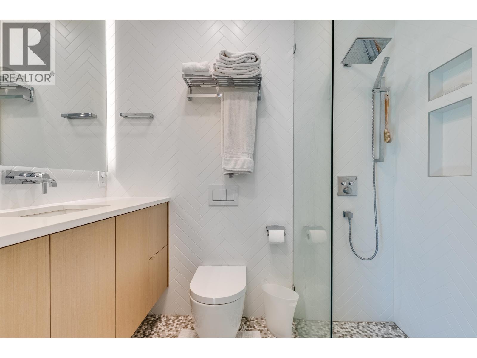 10560 Hogarth Drive, Richmond, British Columbia  V7E 3Z8 - Photo 36 - R3114196