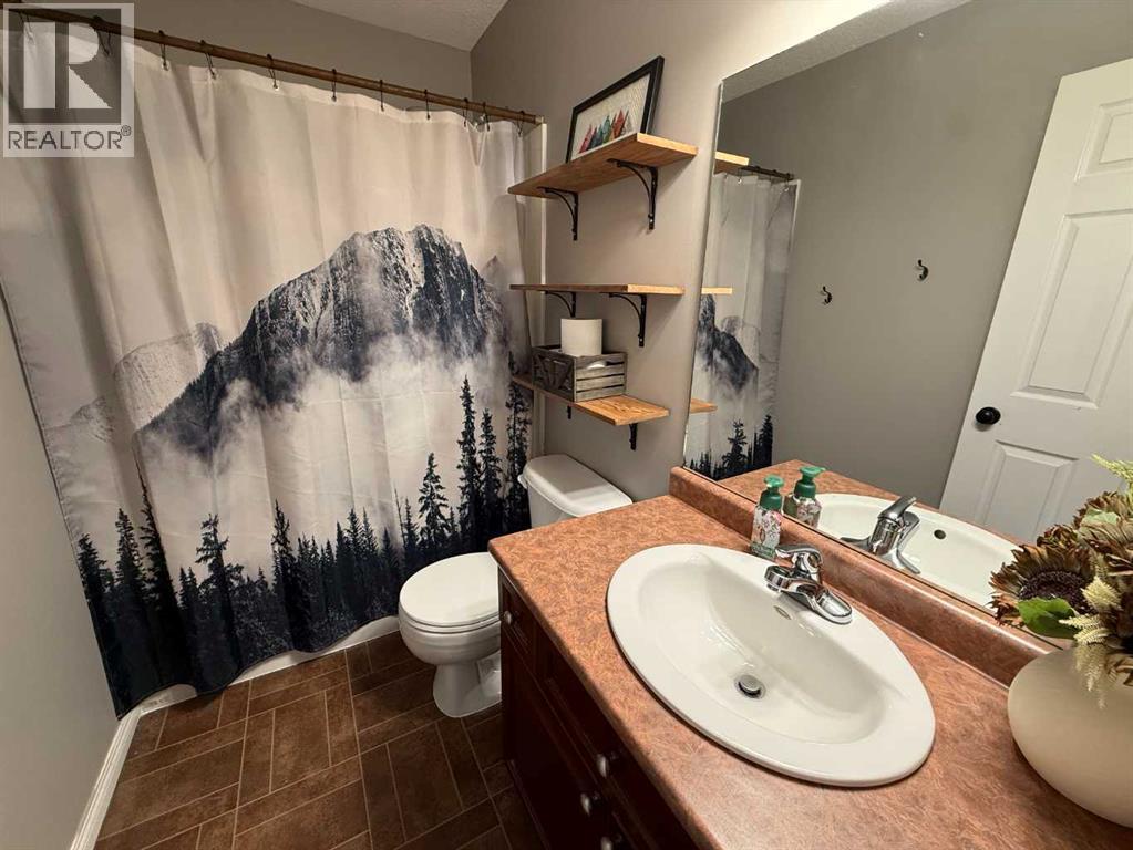 110 Muldoon Crescent, Hinton, Alberta  T7V 0A1 - Photo 14 - A2303645