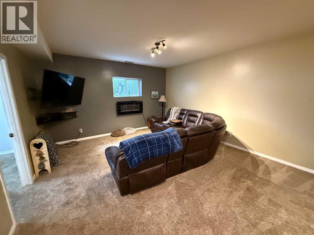 110 Muldoon Crescent, Hinton, Alberta  T7V 0A1 - Photo 16 - A2303645