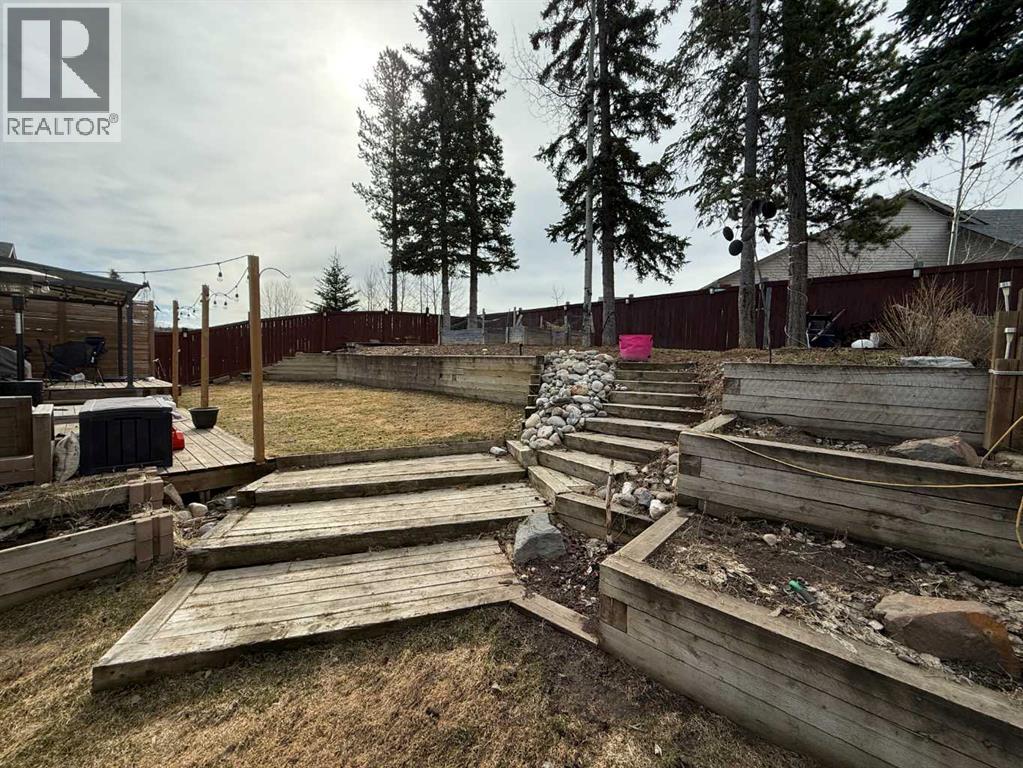 110 Muldoon Crescent, Hinton, Alberta  T7V 0A1 - Photo 21 - A2303645