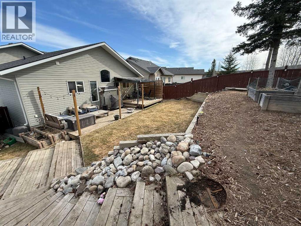 110 Muldoon Crescent, Hinton, Alberta  T7V 0A1 - Photo 22 - A2303645