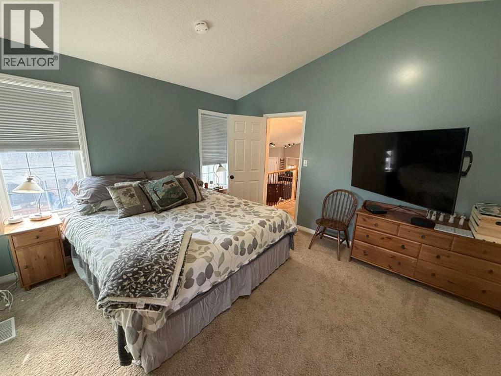 110 Muldoon Crescent, Hinton, Alberta  T7V 0A1 - Photo 9 - A2303645