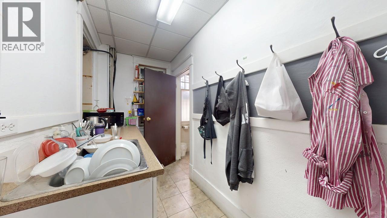 800 Baker Street, Cranbrook, British Columbia  V1C 1A2 - Photo 14 - 10384278