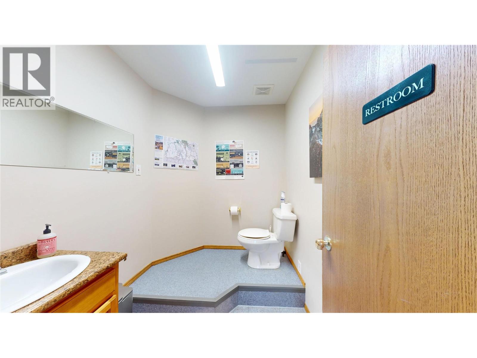 800 Baker Street, Cranbrook, British Columbia  V1C 1A2 - Photo 59 - 10384278