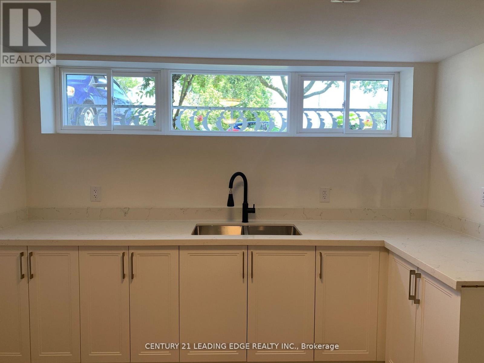 Bsmt - 209 Wayne Court, Oshawa, Ontario  L1G 3R6 - Photo 6 - E13027290