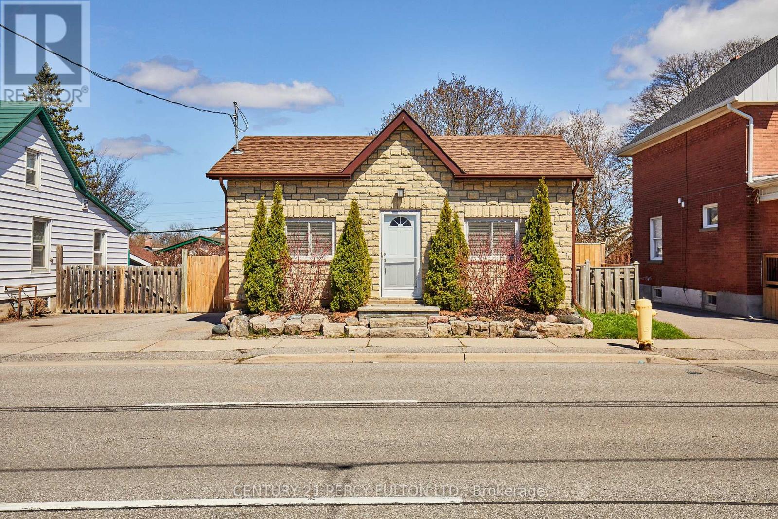 297 CELINA STREET, Oshawa, Ontario