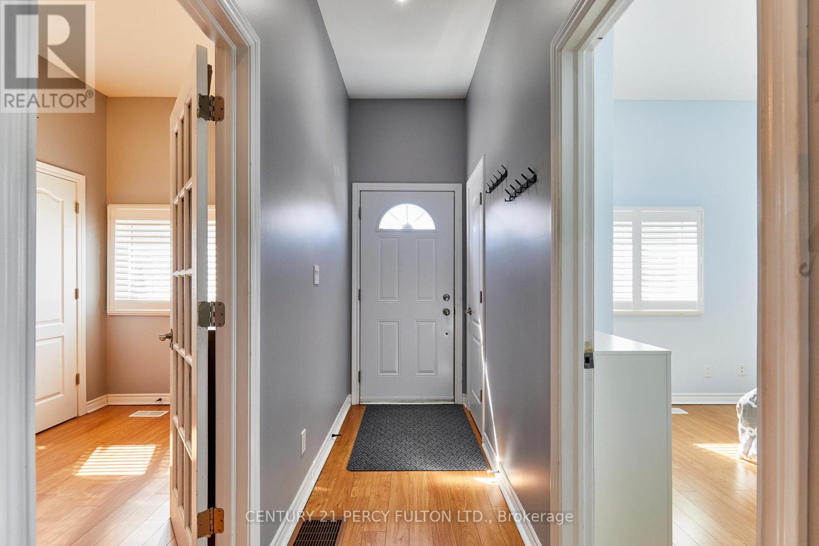 297 Celina Street, Oshawa, Ontario  L1H 4N9 - Photo 3 - E13027324