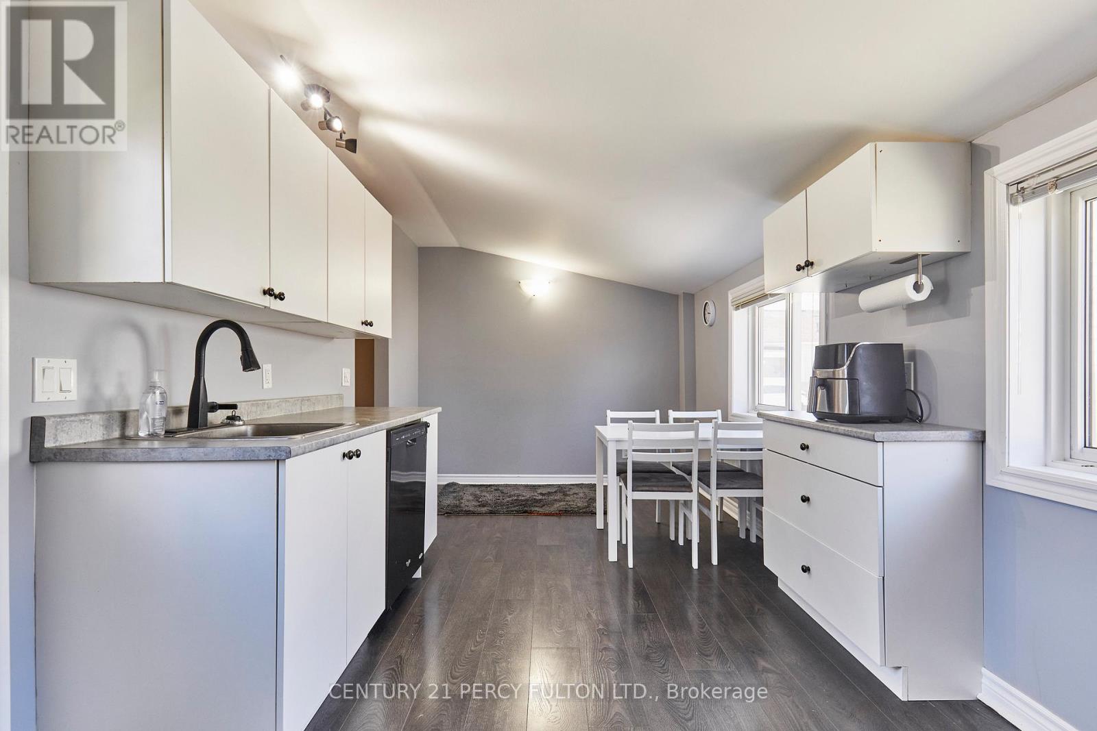 297 Celina Street, Oshawa, Ontario  L1H 4N9 - Photo 9 - E13027324