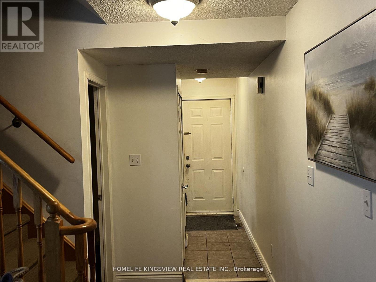 79 Cashel Court, Aurora, Ontario  L4G 6R8 - Photo 3 - N13027302