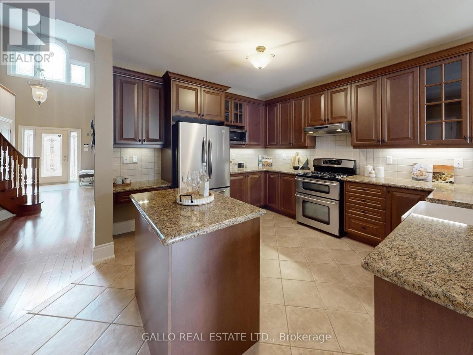 82 Bayberry Street, Whitchurch-Stouffville, Ontario  L4A 0E2 - Photo 9 - N13027354