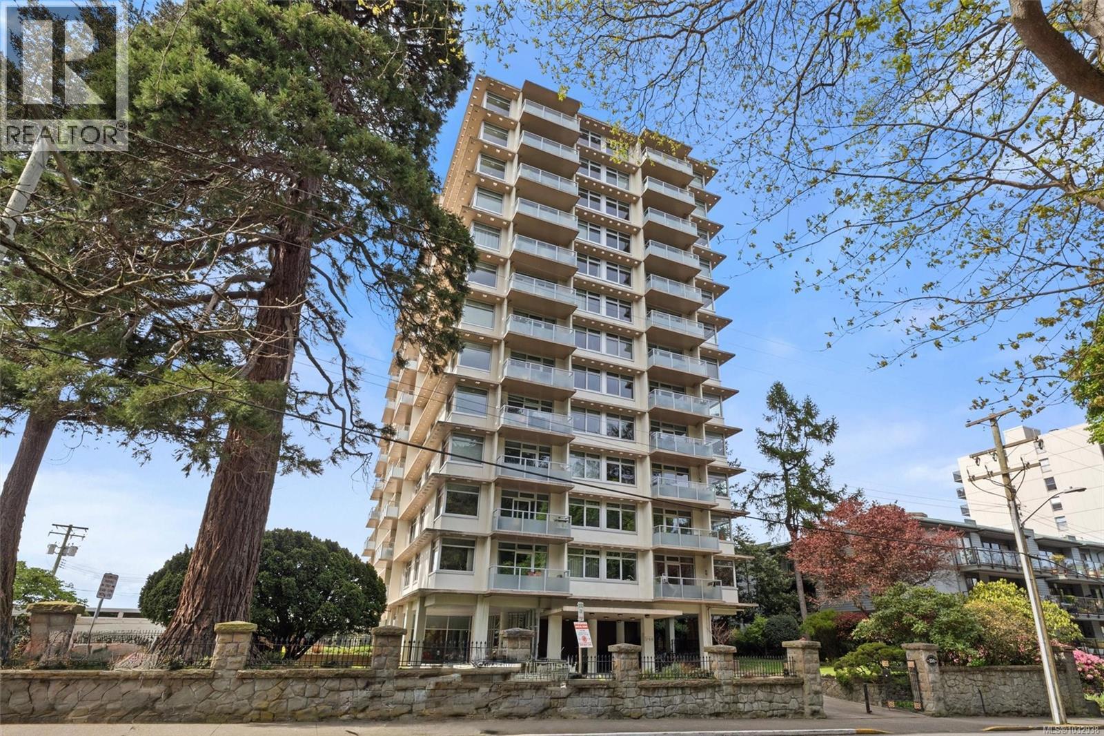 1005 250 Douglas St, Victoria, British Columbia