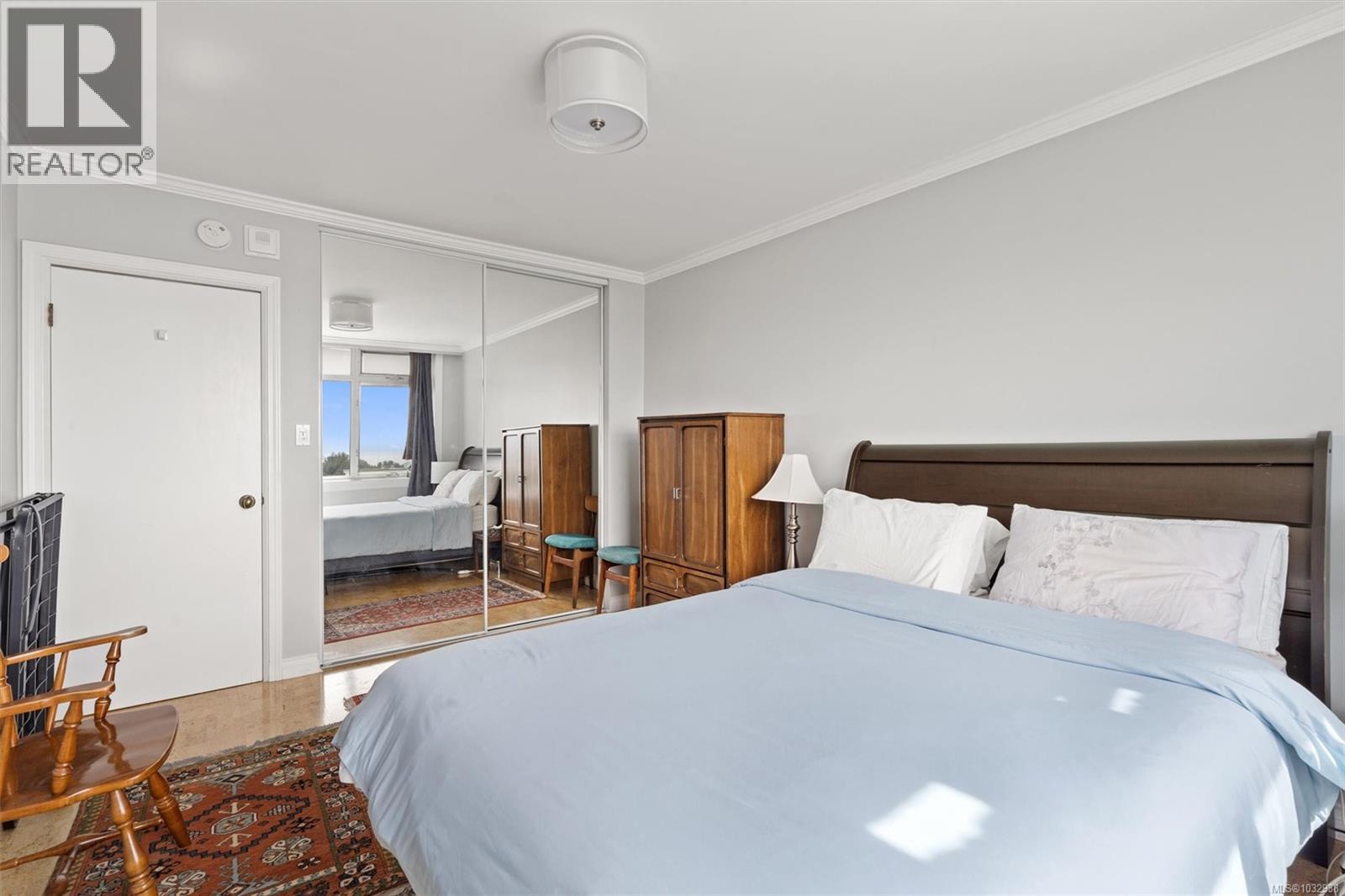 1005 250 Douglas St, Victoria, British Columbia  V8V 2P4 - Photo 5 - 1032938