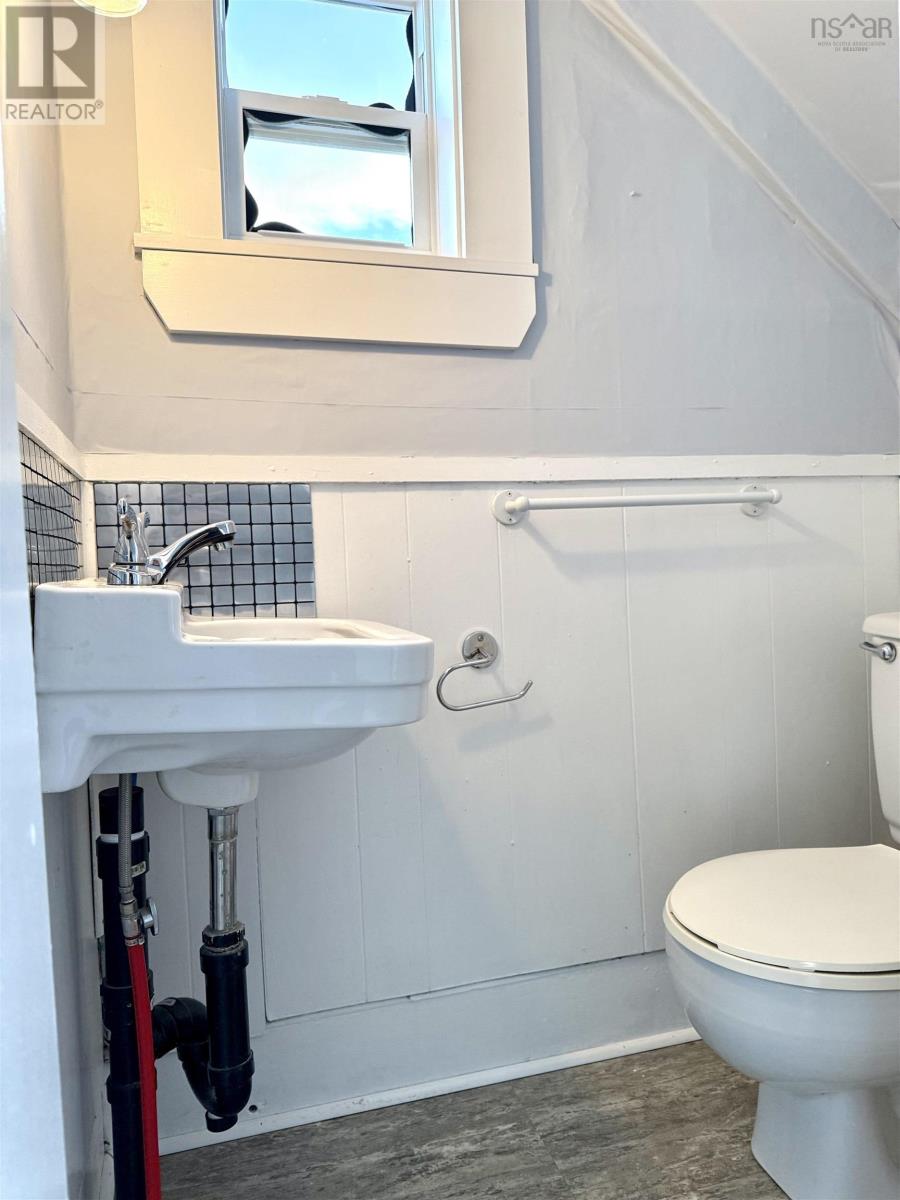 149 East Pleasant Street, Amherst, Nova Scotia  B4H 1N4 - Photo 17 - 202529495