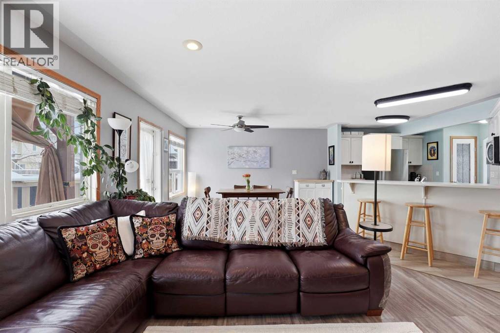 5 Lincoln Street, Sylvan Lake, Alberta  T4S 2R1 - Photo 15 - A2288595