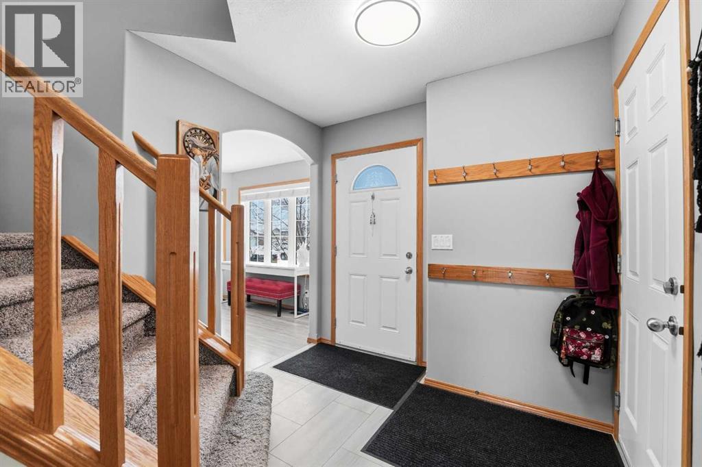 5 Lincoln Street, Sylvan Lake, Alberta  T4S 2R1 - Photo 8 - A2288595