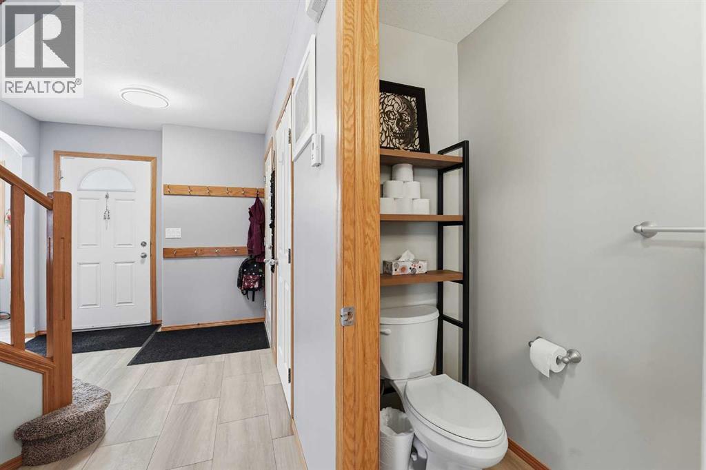 5 Lincoln Street, Sylvan Lake, Alberta  T4S 2R1 - Photo 10 - A2288595