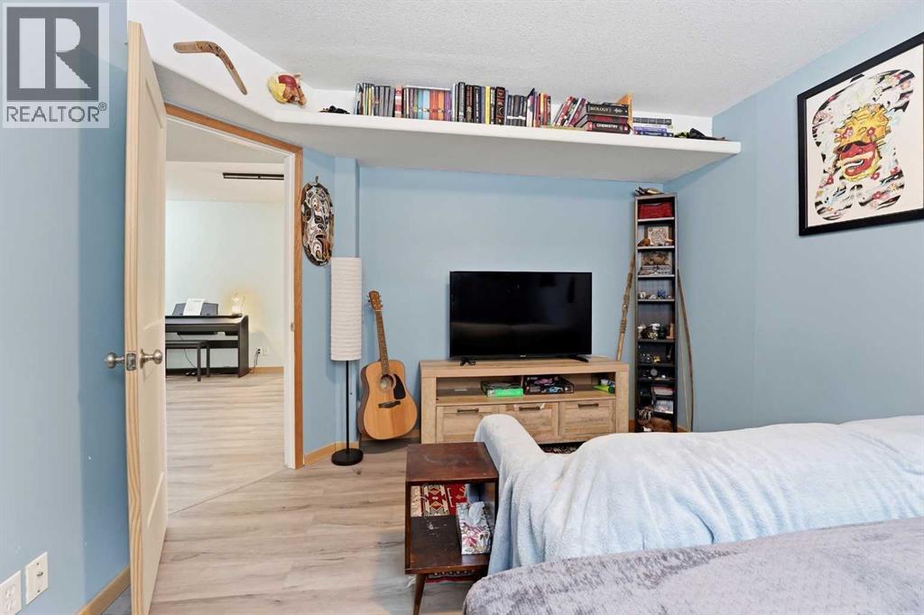 5 Lincoln Street, Sylvan Lake, Alberta  T4S 2R1 - Photo 35 - A2288595