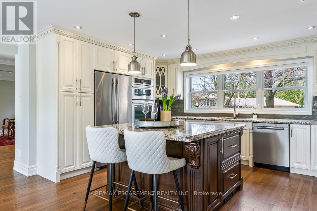 996 Cresthampton Lane, Mississauga, Ontario  L5H 2X1 - Photo 10 - W13027178