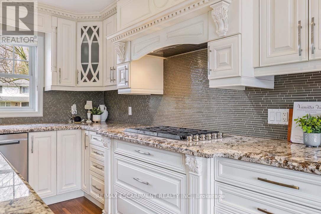 996 Cresthampton Lane, Mississauga, Ontario  L5H 2X1 - Photo 12 - W13027178