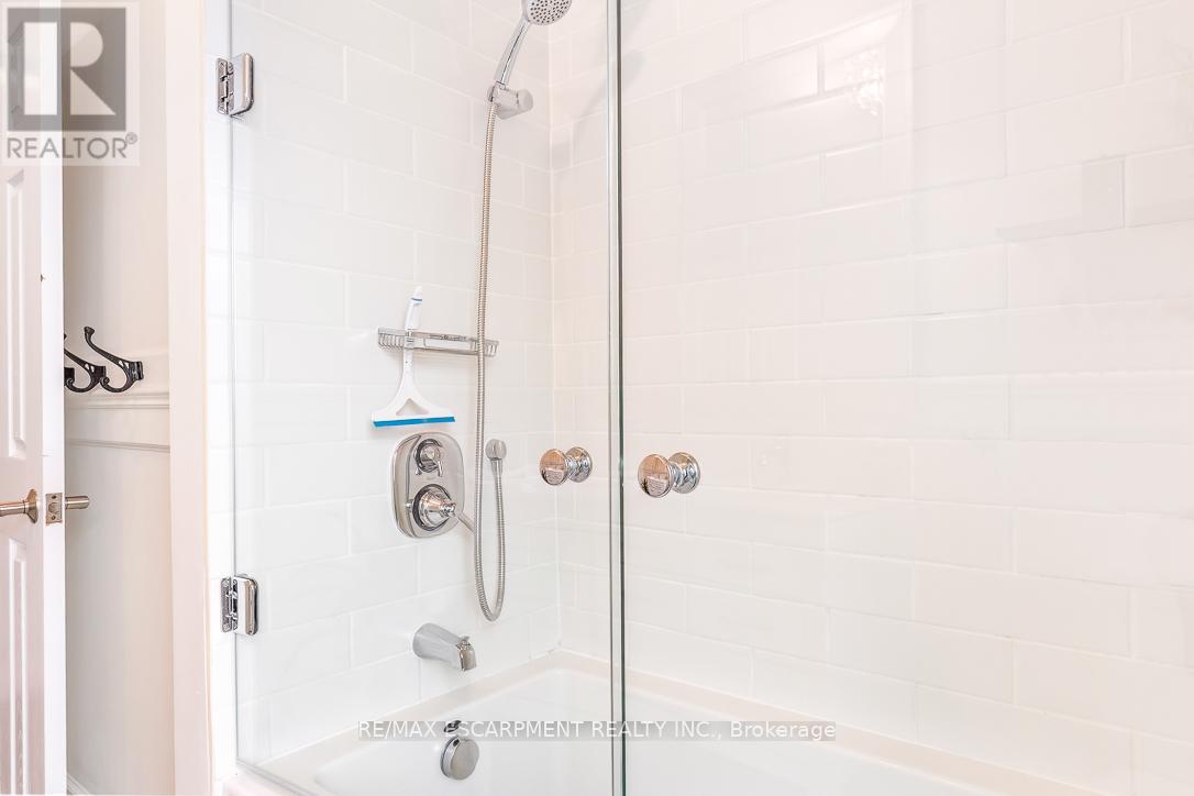 996 Cresthampton Lane, Mississauga, Ontario  L5H 2X1 - Photo 35 - W13027178