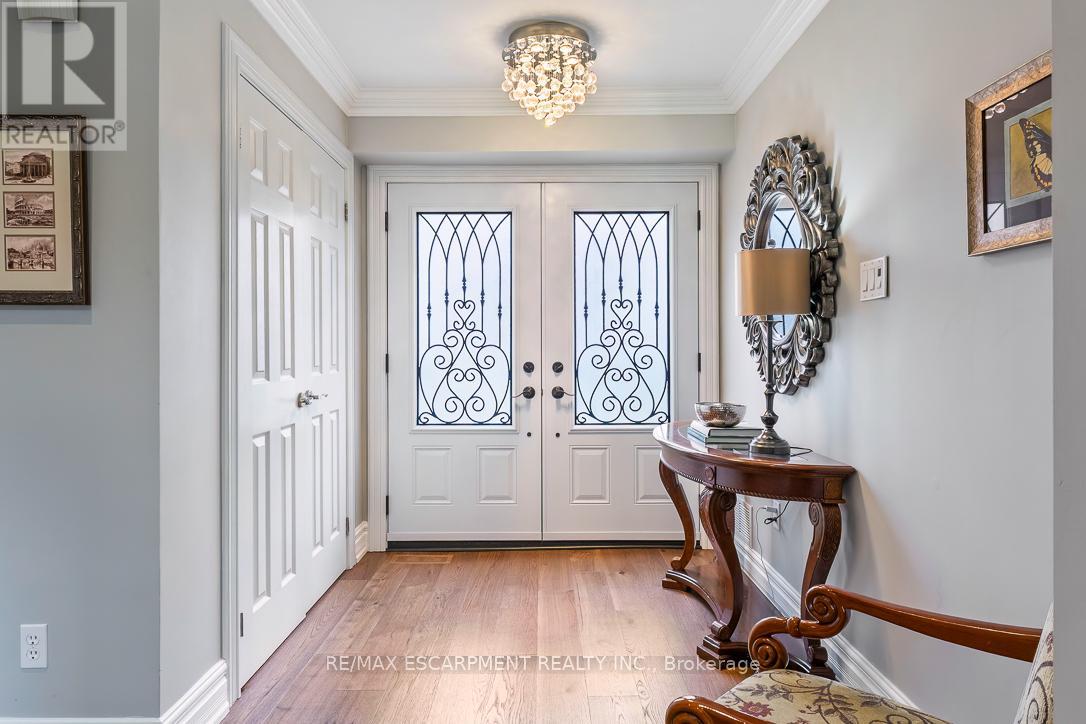 996 Cresthampton Lane, Mississauga, Ontario  L5H 2X1 - Photo 6 - W13027178