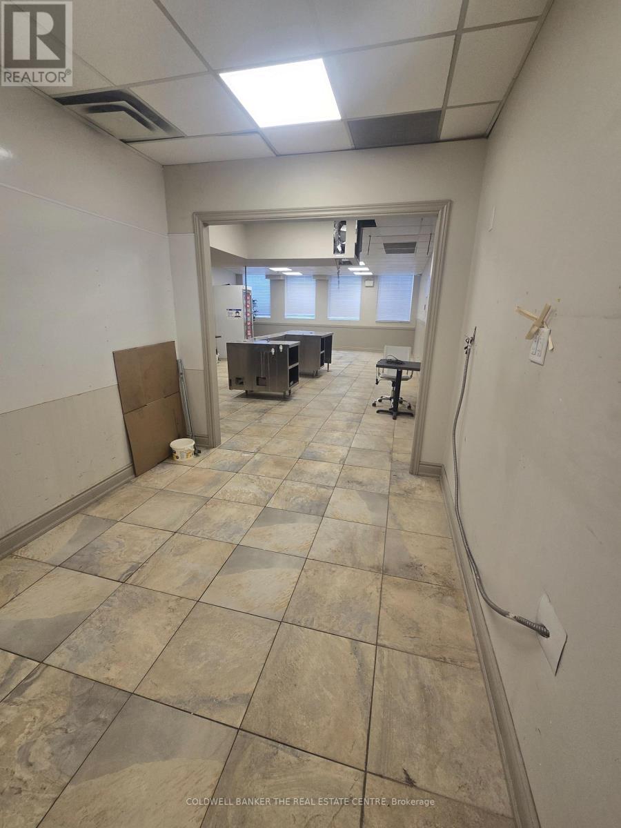 12-100 - 5045 Orbitor Drive, Mississauga, Ontario  L4W 4Y4 - Photo 7 - W13027192