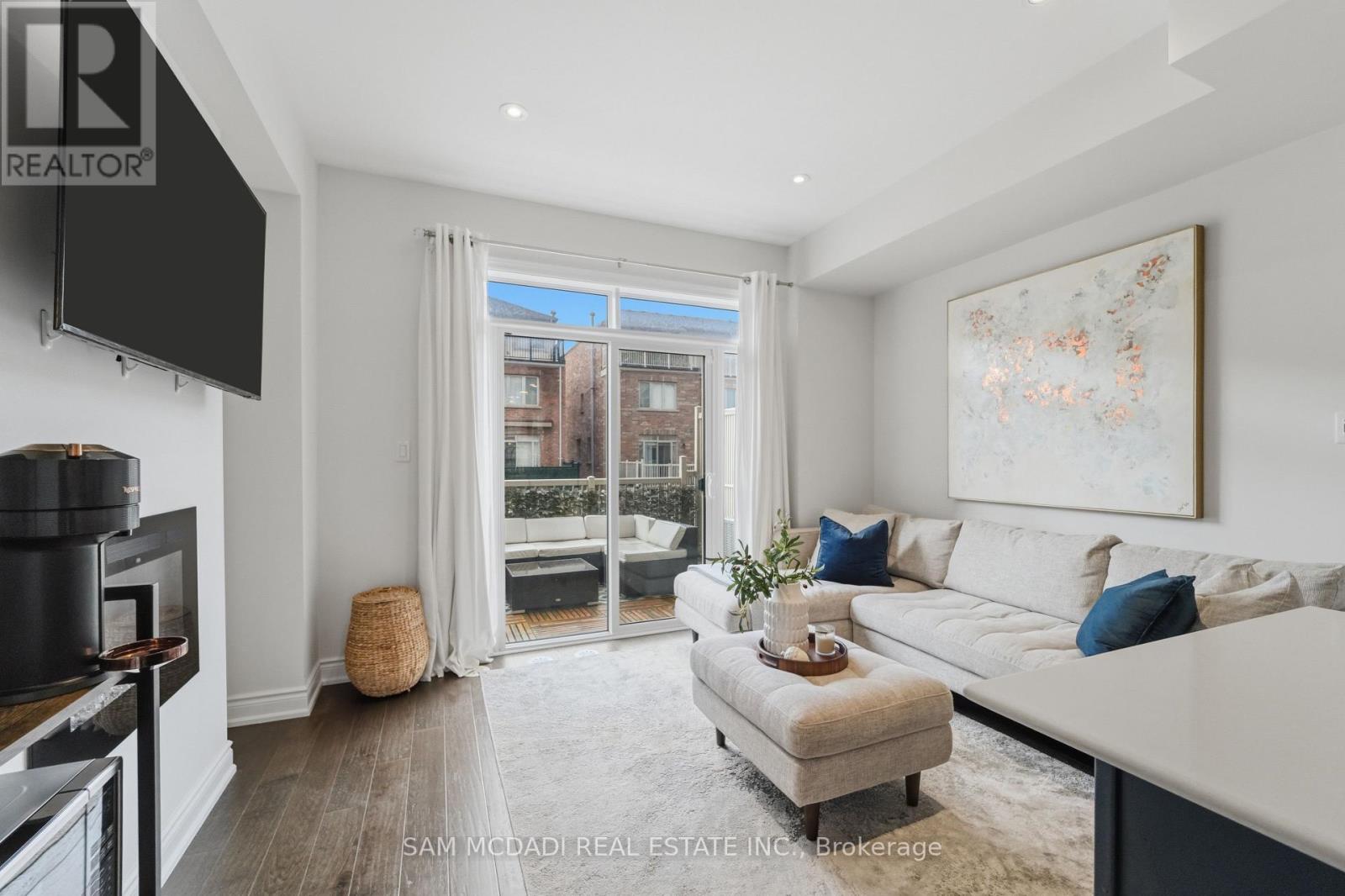 61 Edward Horton Crescent, Toronto, Ontario  M8Z 0E7 - Photo 15 - W13027234